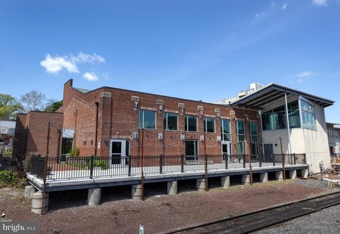 Restaurant/Brewery Space in Historic Downtown