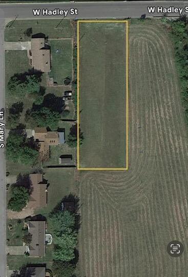 Spacious Lot in Aurora, MO