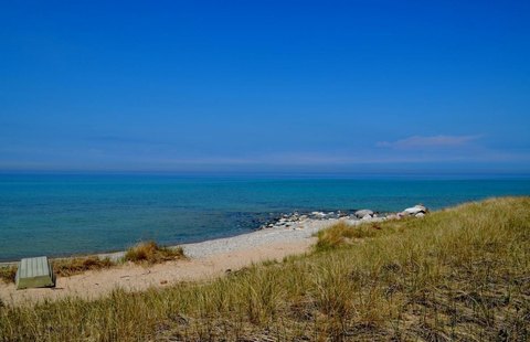 LAND - HARBOR SPRINGS, MI