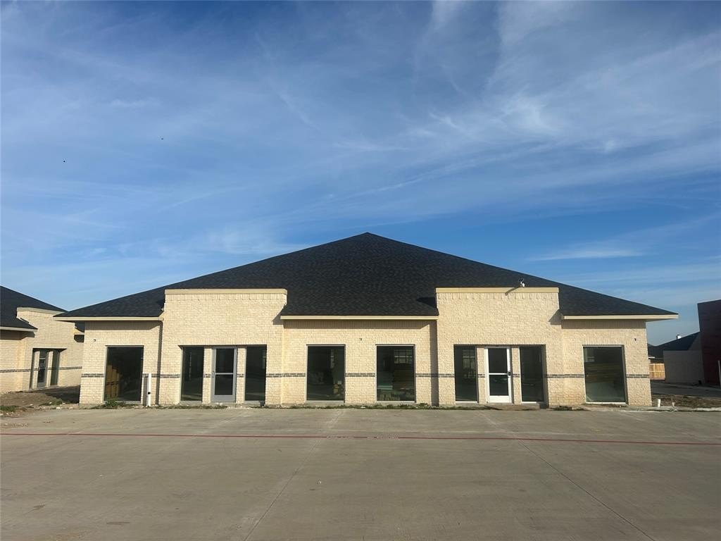 New Retail/Office Space Available