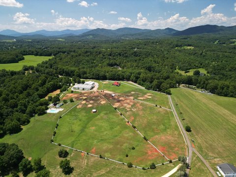 Equestrian Property with Riding Arena