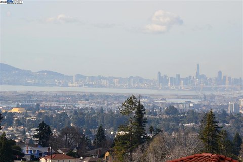 Oakland Hills Lot with Bay Views