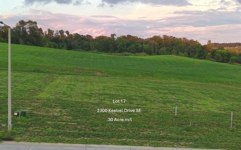 Residential Land in Cedar Rapids
