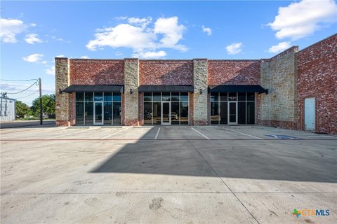 Modern End-Unit Retail Space
