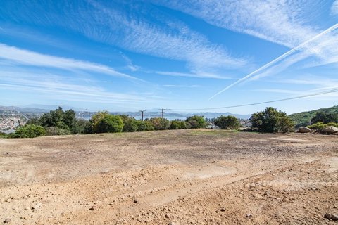 Lake Elsinore Land with Views