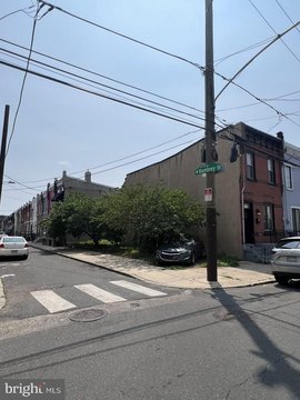 Vacant Corner Lot in Philadelphia
