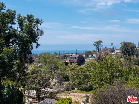 Land, Pacific Palisades, CA