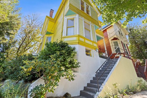 Victorian Home Near South Waterfront