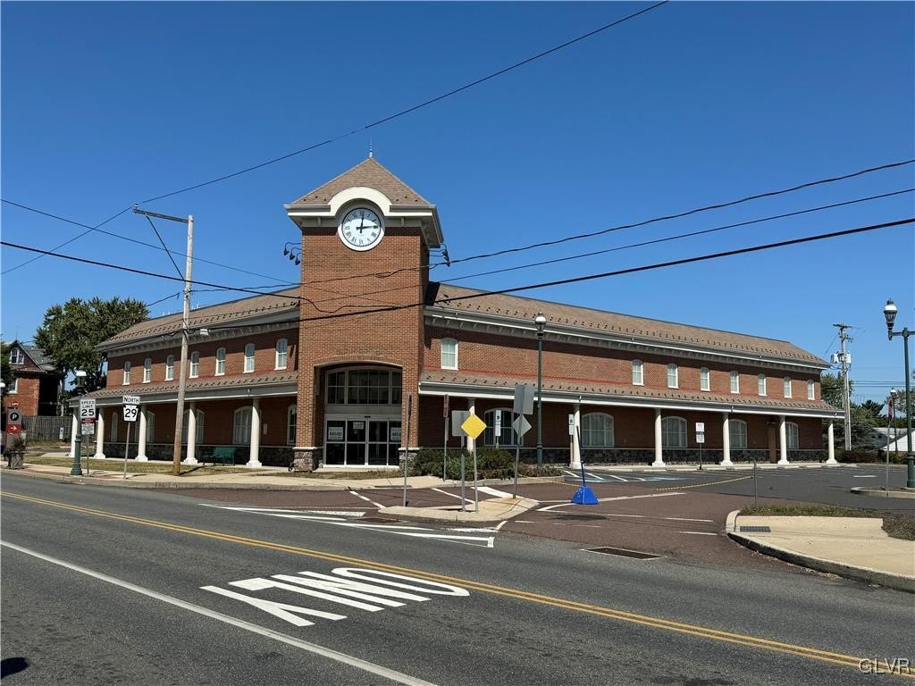 Freestanding Retail Building For Lease