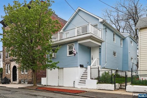 Duplex with Private Deck