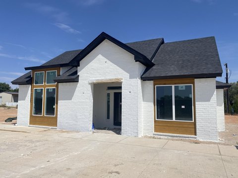 Modern Garden Office in Lubbock