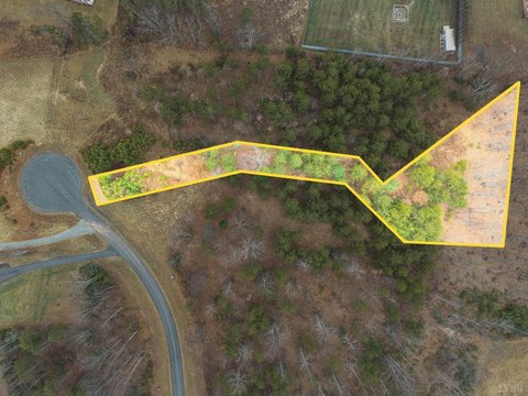 Cul-de-Sac Lake Community Lot