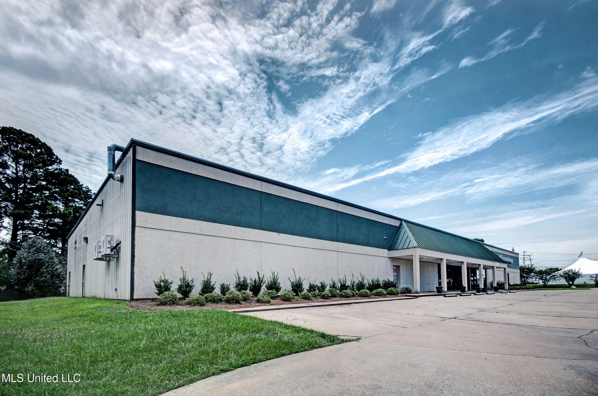 Highway 43 Commercial Suites
