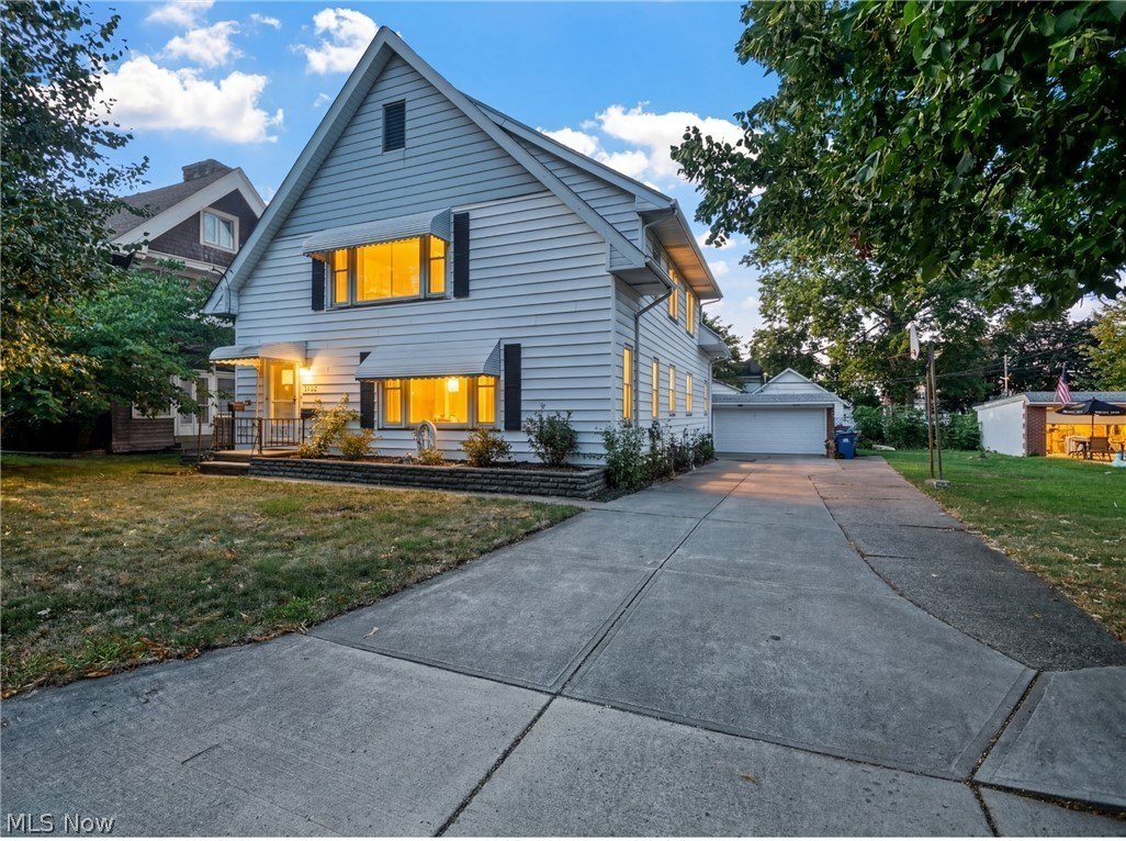 Lakewood Duplex: Spacious Multi-Family Living