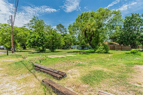 LAND - Dallas, TX