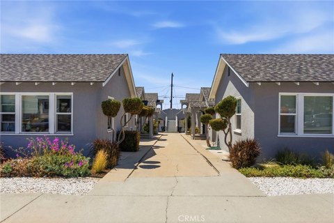 Courtyard 8-Unit Multifamily with Garages