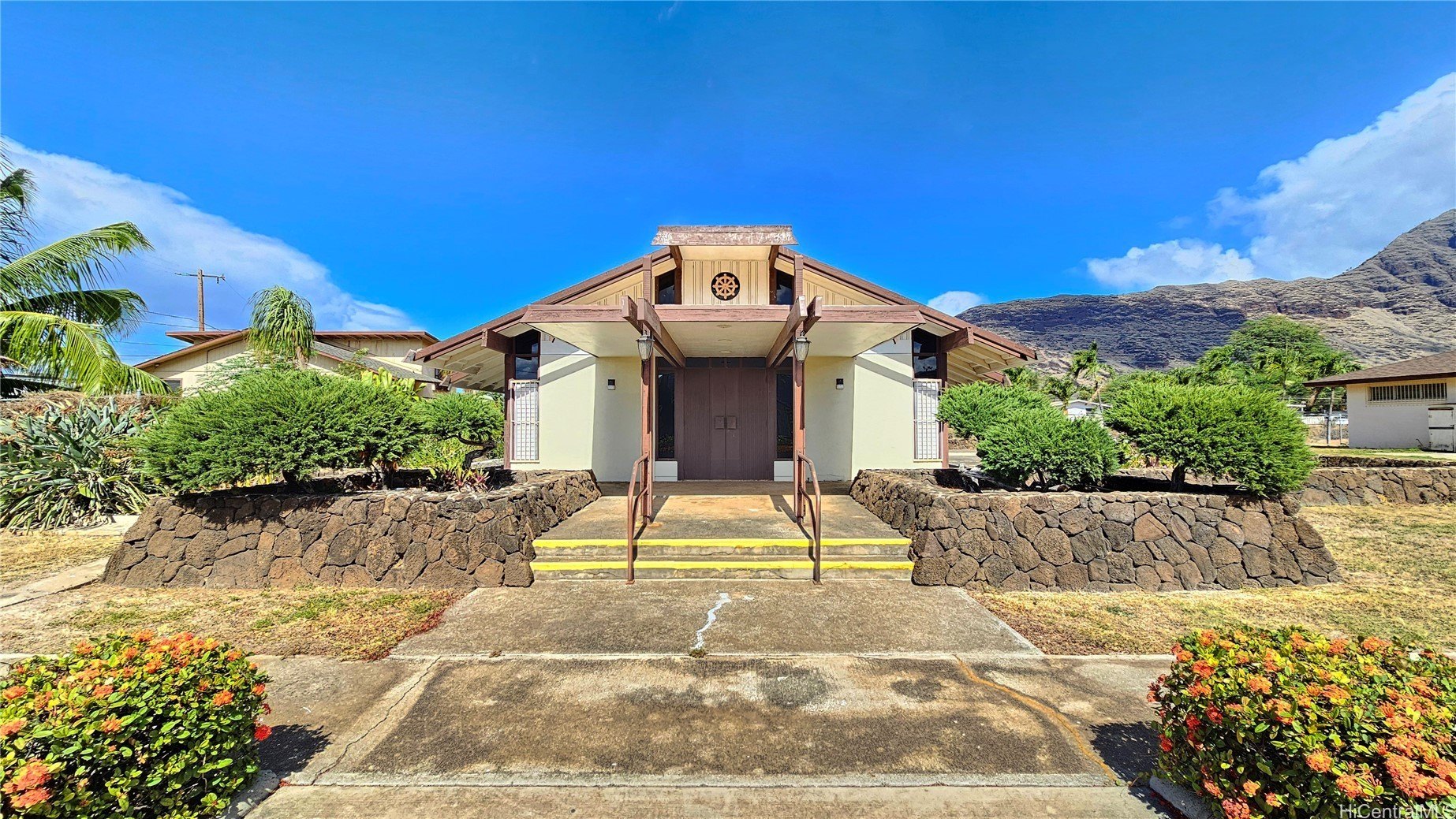 Waianae Property with Three Structures