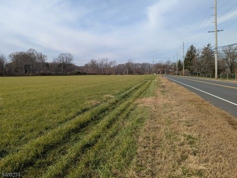 Prime Highway Development Opportunity