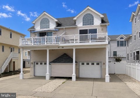Coastal 5-Bedroom Townhome