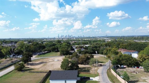 Residential Lot in Dallas Neighborhood