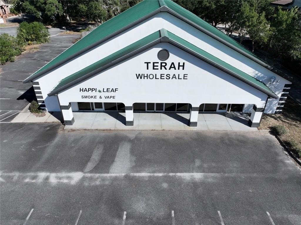 Versatile Commercial Flex-Space in St. Marys