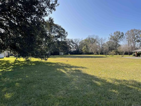 Land, Gonzales, LA