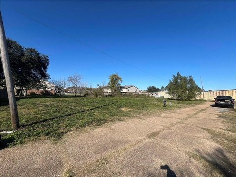 Land, Gretna, LA