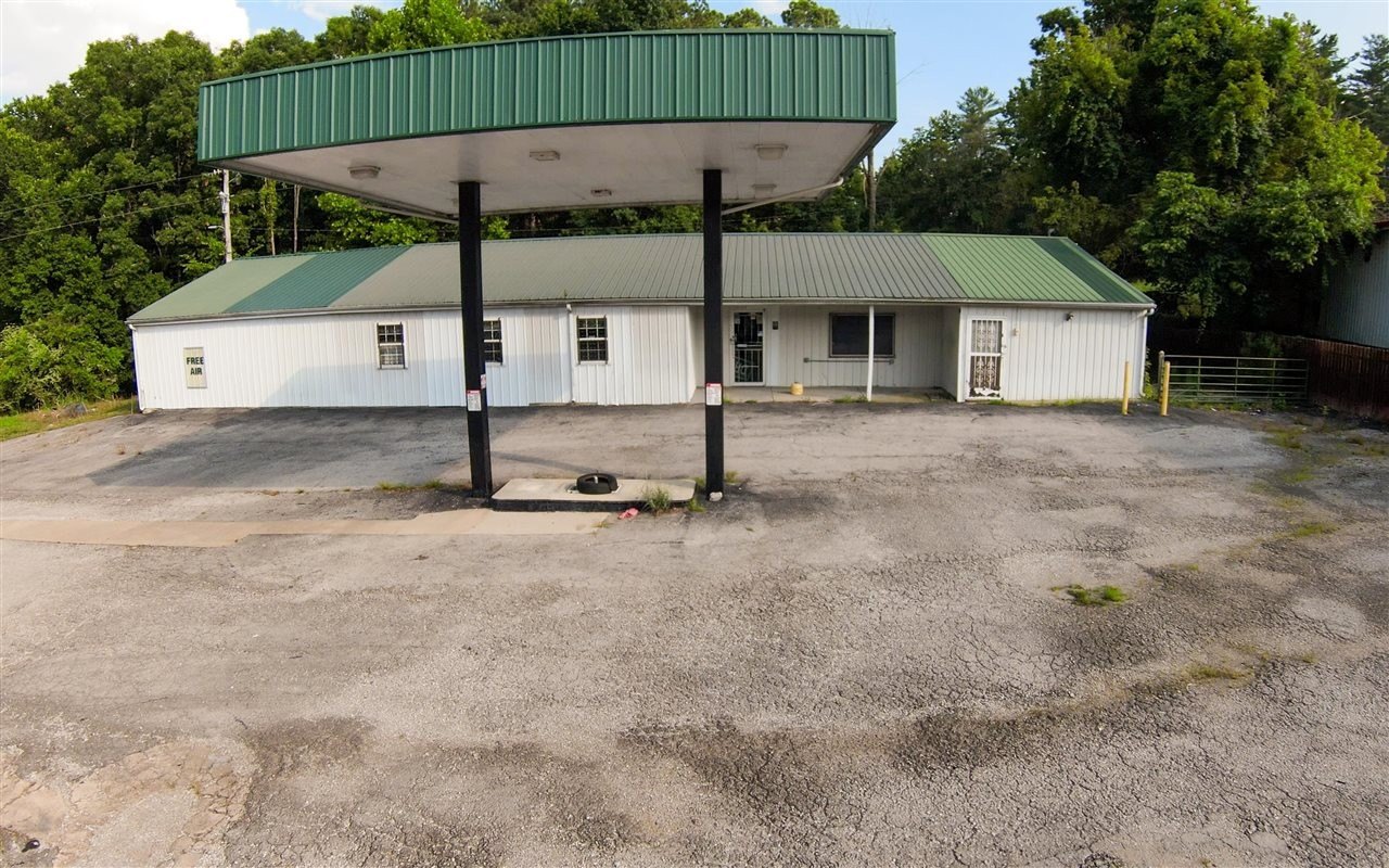Commercial Property Near Nolin Lake