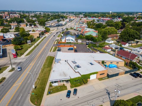Des Plaines Industrial Warehouse/Showroom