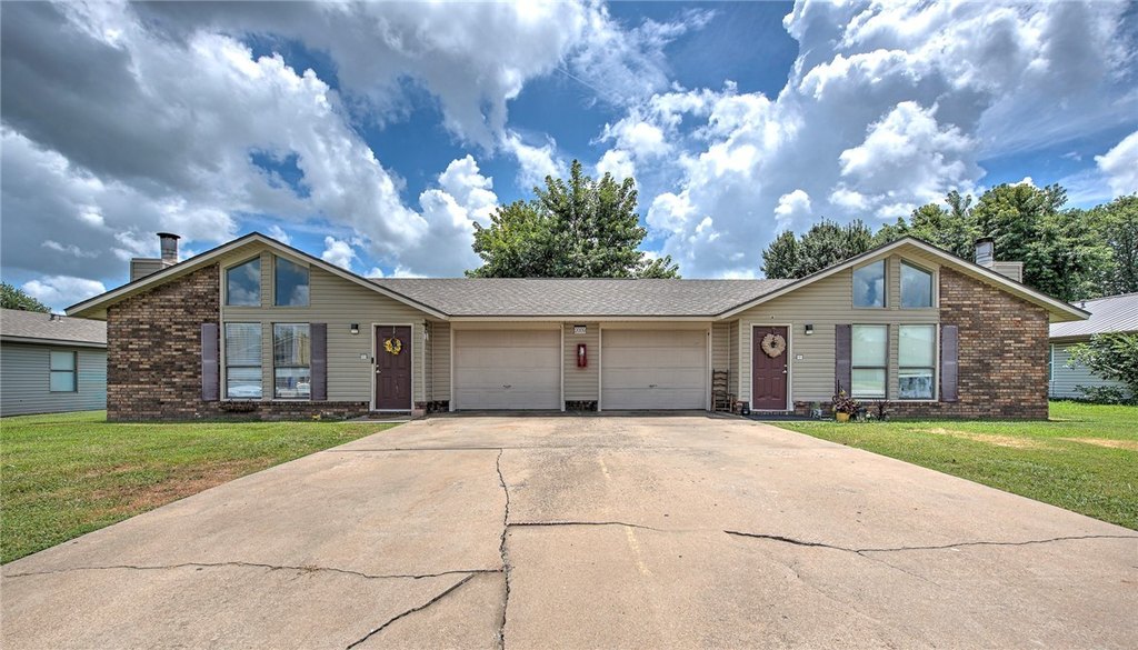 2009 A&B Christy Dr, Springdale, AR 72764