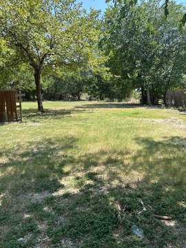 LAND - Italy, TX