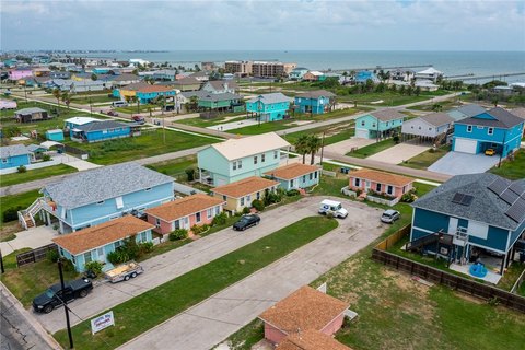 Income-Producing Resort in Downtown Rockport