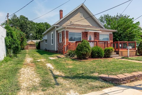 Flex Property with Rear Flex Room