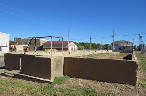 Commercial Land