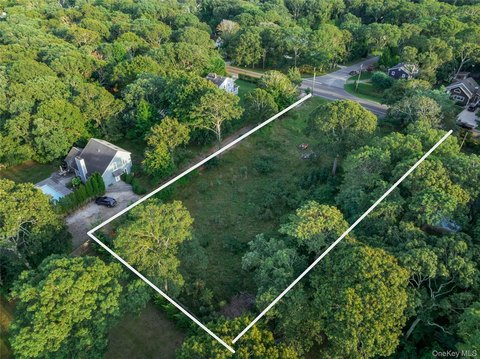 Land, Hampton Bays, NY