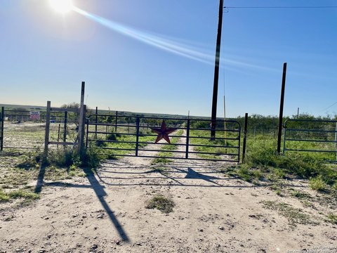 Unrestricted Land Near San Antonio
