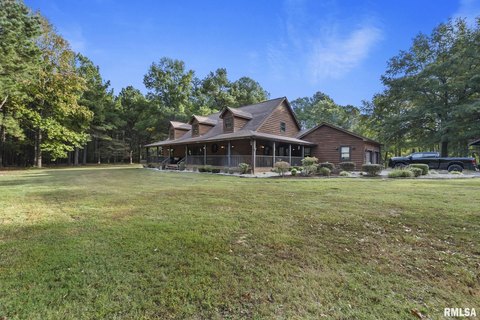 Carterville Land and Log Home