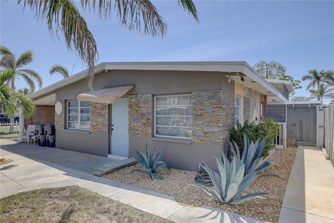 Block Duplex with Two-Story Extension