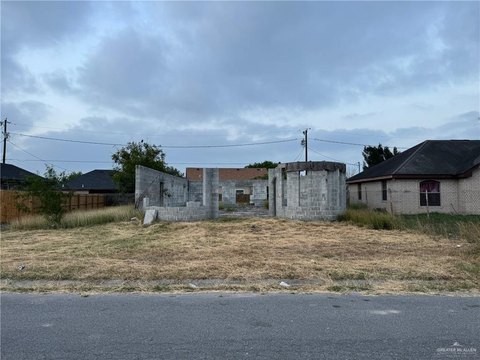 Residential Land in Pharr, TX