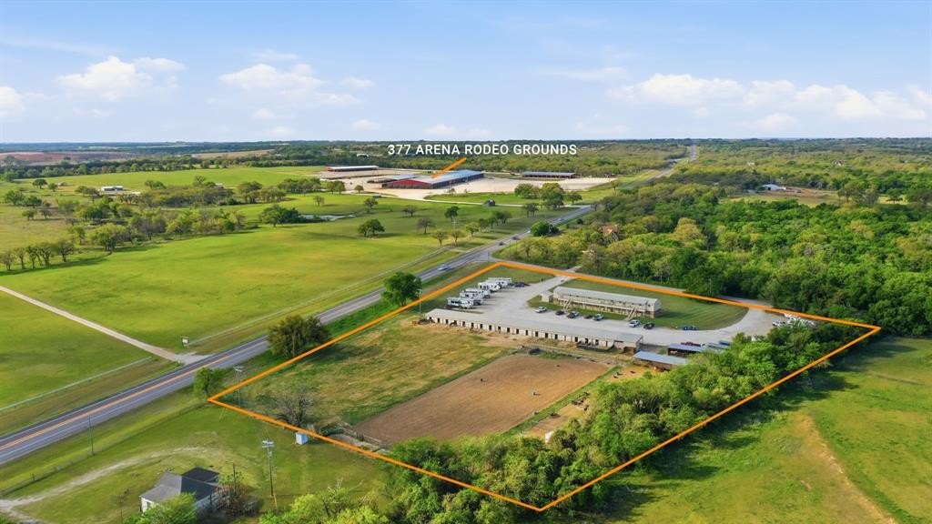 Income-Producing Property with Equine Amenities
