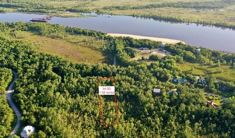 Apalachicola Acreage in Gated Community