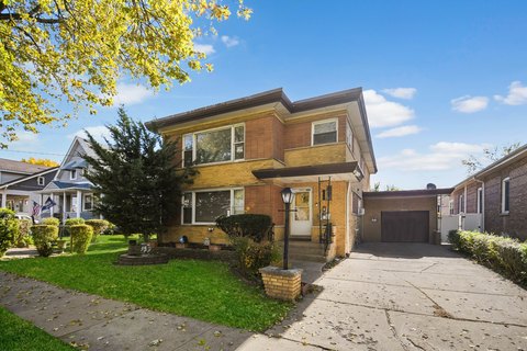 Blue Island Three-Unit Building