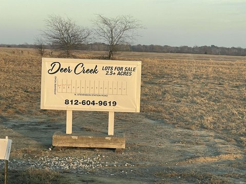 Residential Land in Chandler, IN
