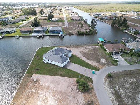 Waterfront Lot in Cape Coral