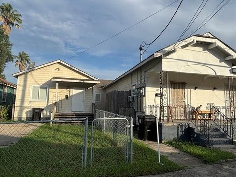 New Orleans Triplex Near Xavier