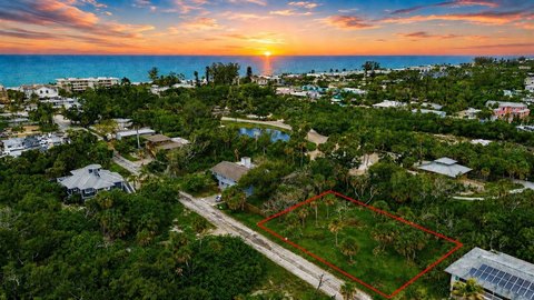Land, LONGBOAT KEY, FL