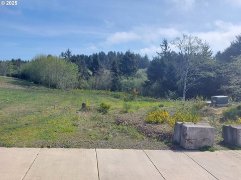 LAND - LincolnCity, OR