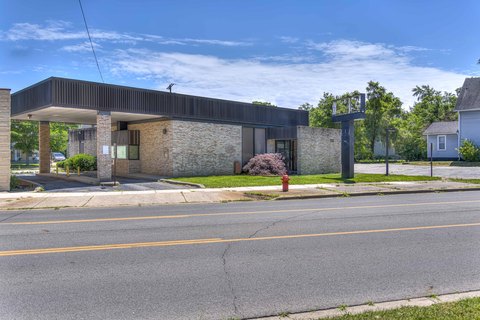 Commercial Building Near Downtown Jackson