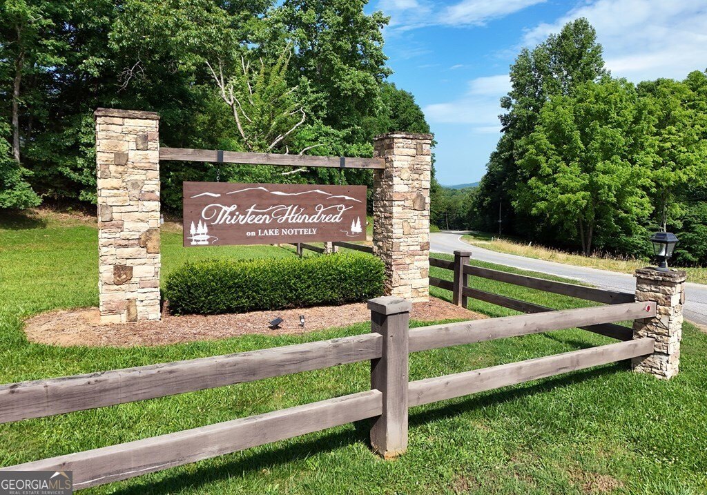 Mountain Land in Blairsville, Georgia