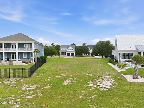 LAND - Newport, NC